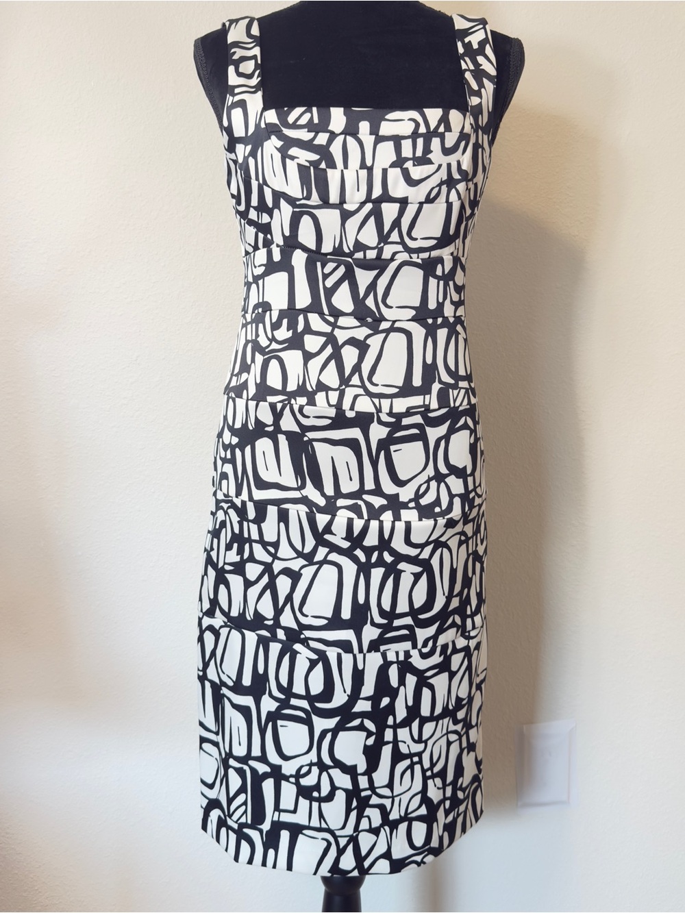 Signature by Sangria Black & White Abstract Print Midi Elegant Dress